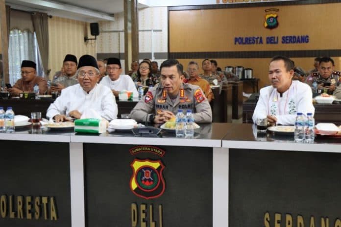 kapolresta_deli_serdang_bangkitkan_jiwa_toleransi