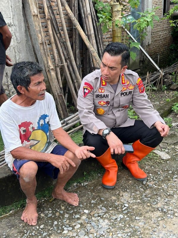 kapolresta_deli_serdang_tinjau_banjir_di_tanjung_morawa