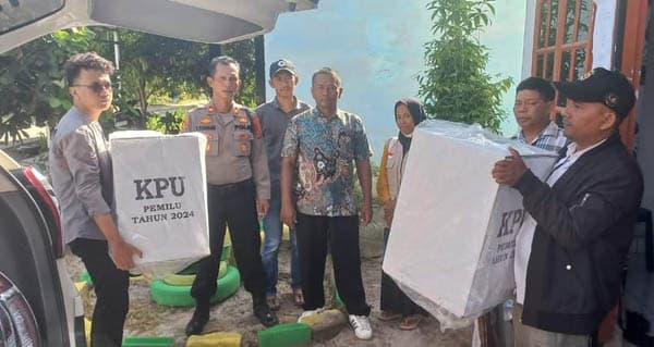 kapolsek_bangun_pantau_pergeseran_logistik_pemilu_dari_tps_ke_nagori