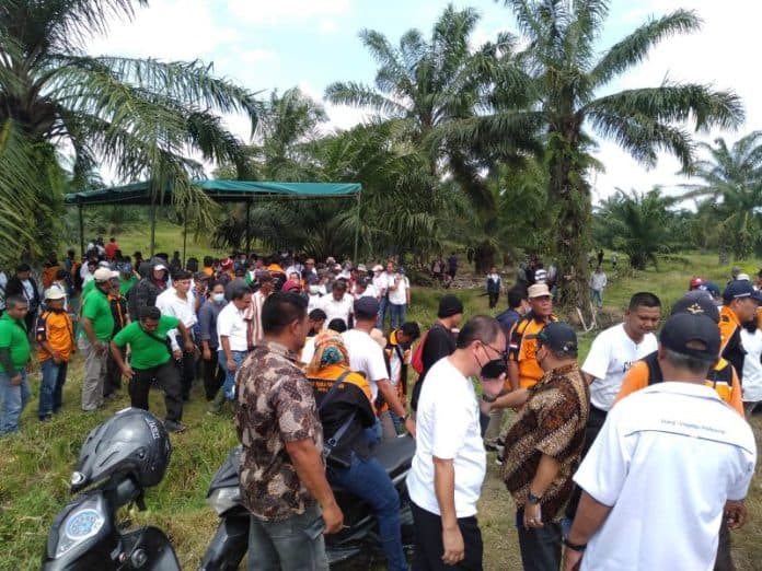 karyawan_ptpn2_jaga_areal_hgu_kebun_tanjung_garbus_dari_mafia_tanah