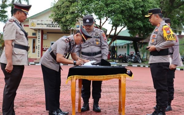 kasat_narkoba_hingga_kapolsek_jajaran_polres_nias_diganti