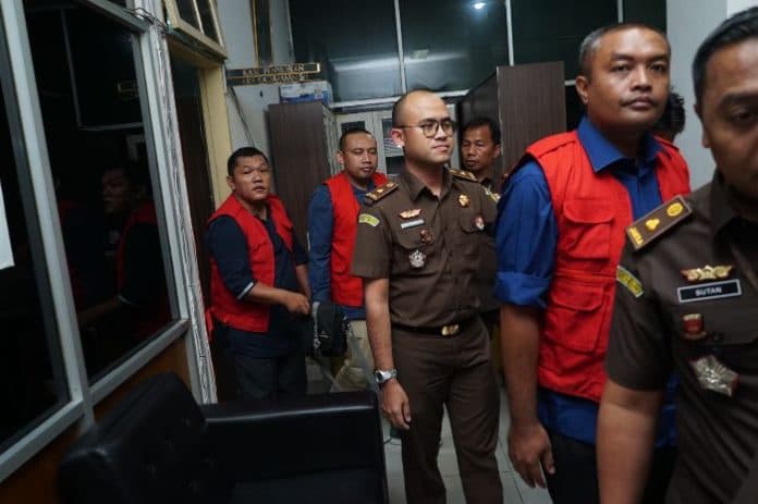 kasus_dugaan_tipikor_dana_kip_k_kejati_sumut_tahan_eks_wr_ii_univa_labuhanbatu_bersama_tiga_rekannya