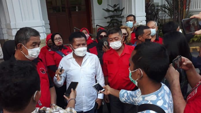 kasus_pengerusakan_kader_pdip_minta_hakim_bebaskan_mereka_dari_dakwaan