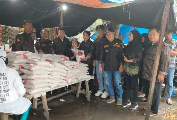 kbpp_polri_sumut_salurkan_rezeki_bagi_kaum_duafa