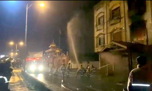 kebakaran_di_jalan_imam_bonjol_tebing_tinggi_1_orang_luka_bakar_mobil_dan_320_tabung_elpiji_dan_oksigen_hangus