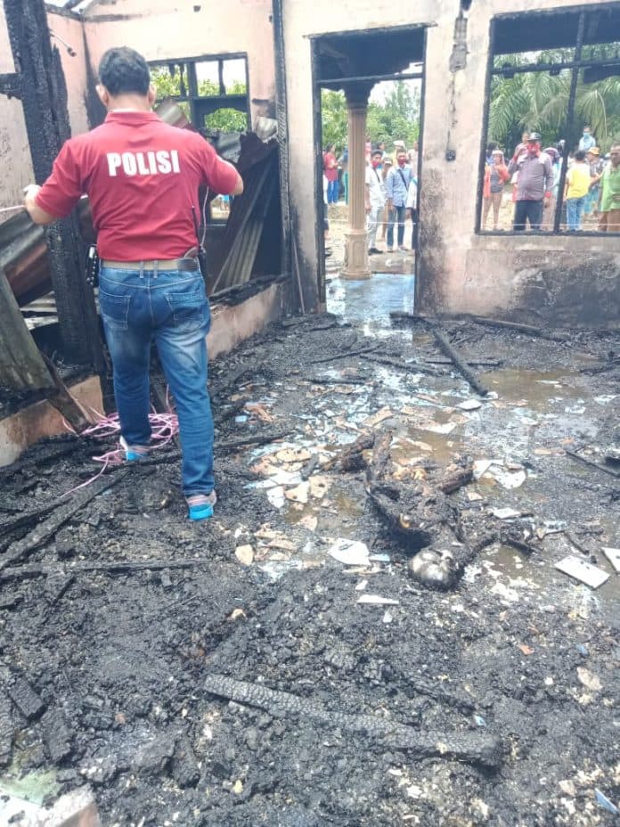 kebakaran_di_lumban_gorat_boru_sianipar_meninggal_dunia
