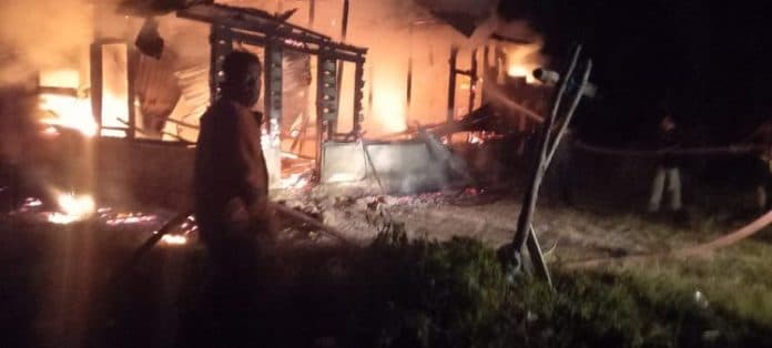 kebakaran_kembali_terjadi_di_dairi_2_rumah_dan_1_sepeda_motor_terbakar