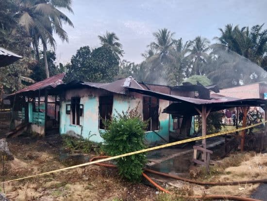 kebakaran_satu_unit_rumah_di_palas_1_orang_korban