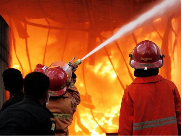 kebakaran_tewaskan_satu_keluarga_di_perumahan_tangerang