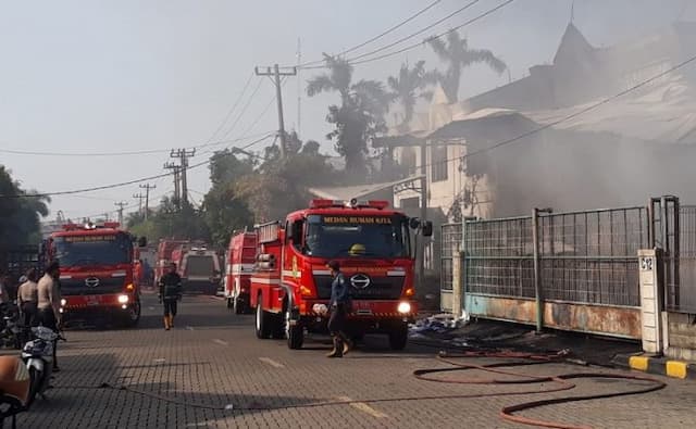 kebakaran_vulkanisir_ban_pt_putra_sejahtera_mandiri_sudah_yang_kedua_kali