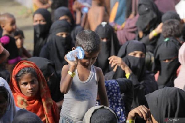 keberadaan_137_orang_imigran_rohingya_di_pidie_ditolak_warga