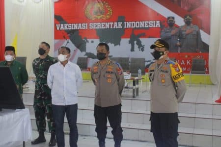kebut_pelaksanaan_vaksinasi_polres_sergai_vaksin_1000_warga