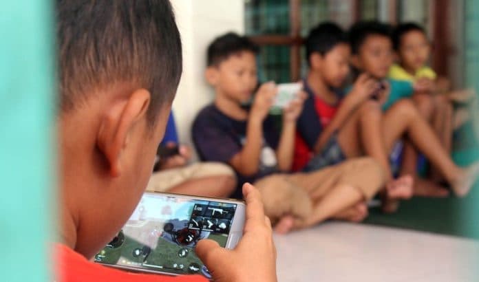 kebutuhan_mendesak_legislator_dukung_wacana_uu_atur_batas_usia_akses_medsos