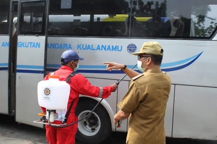 kecamatan_medan_amplas_targetkan_14_hari_semua_fasilitas_publik_disemprot_disinfektan