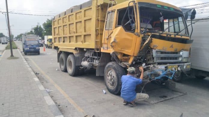 kecelakaan_beruntun_di_jalan_cemara_sejumlah_mobil_ringsek