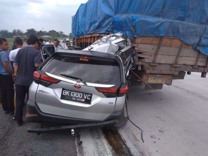 kecelakaan_maut_di_tol_medan_tebingtinggi_satu_tewas