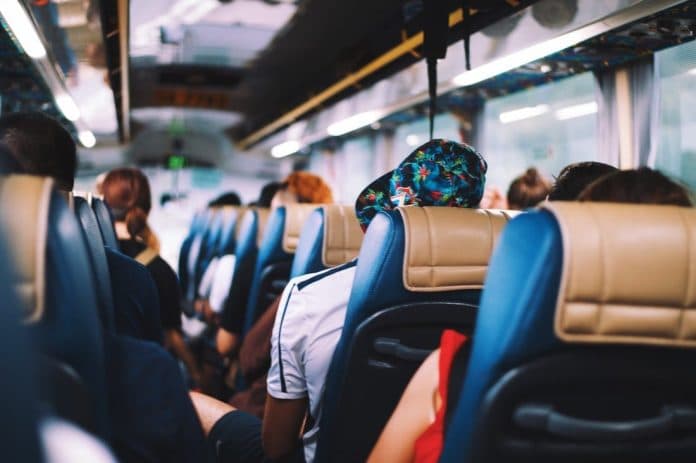 kecepatan_super_virus_menyebar_dan_menginfeksi_di_dalam_bus