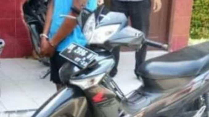 kecoh_mahasiswi_begal_motor_dengan_modus_bawa_anak_diringkus_warga