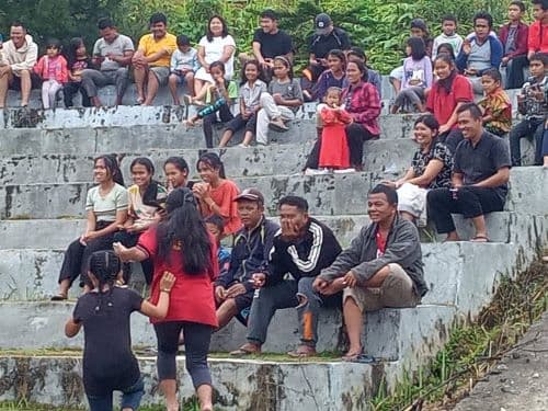 kegiatan_seni_budaya_wisata_air_terjun_mbilulu_dipadati_pengunjung