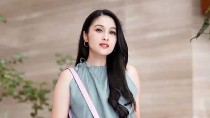 kejagung_periksa_sandra_dewi_terkait_kasus_korupsi