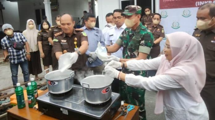 kejari_asahan_musnahkan_barang_bukti_56_kasus_narkoba