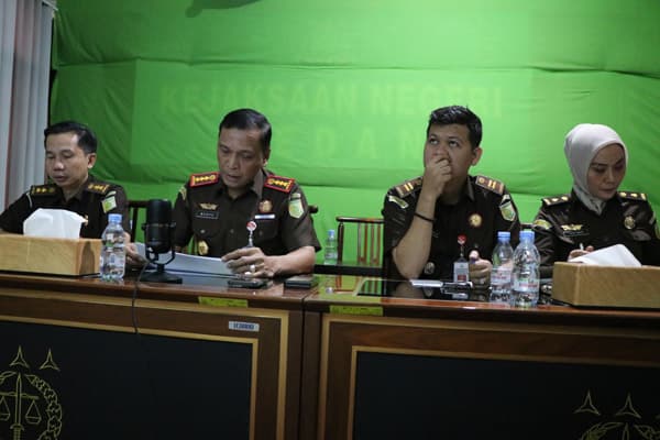 kejari_medan_hentikan_penuntutan_perkara_penganiayaan_lewat_rj