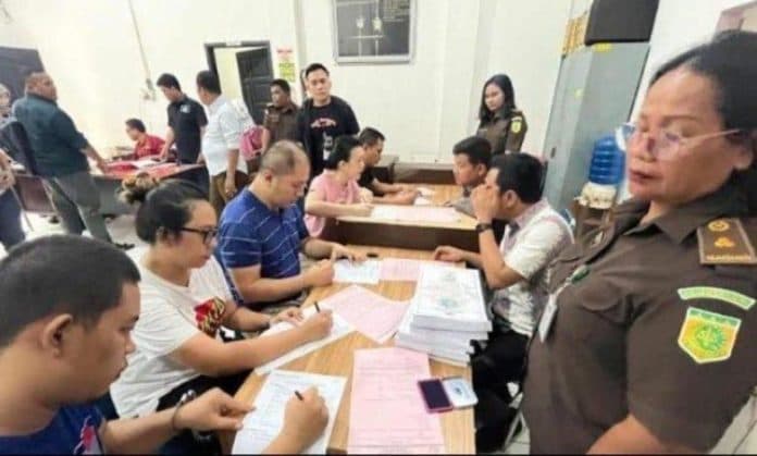 kejari_medan_terima_tahap_ii_lima_tersangka_kasus_pabrik_ekstasi_rumahan