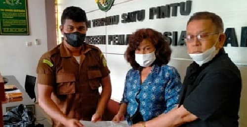 kejari_siantar_masih_proses_pelaporan_mantan_plt_kadisdik_oleh_sejumlah_kepsek
