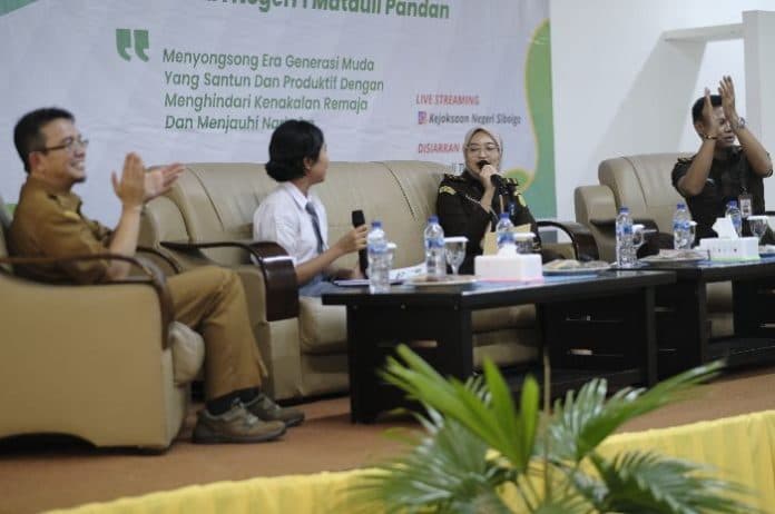 kejari_sibolga_edukasi_pelajar_sma_soal_dampak_penggunaan_narkoba