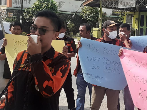 kejari_simalungun_diminta_usut_kebobrokan_dinas_pendidikan