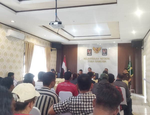kejari_toba_samosir_minta_kemitraan_dengan_jurnalis_terjalin_baik
