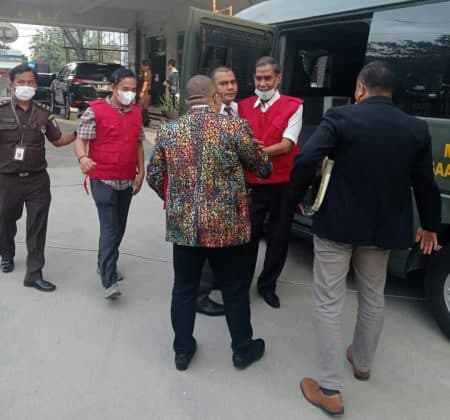 kejatisu_tahan_2_dari_3_tersangka_korupsi_anggaran_pt_psu