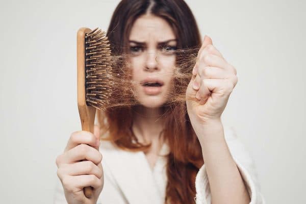 kekurangan_nutrisi_ternyata_bisa_picu_kerontokan_rambut