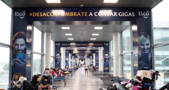 kekurangan_peti_mati_kayu_jenazah_covid_19_dimakamkan_dengan_kardus_di_ekuador