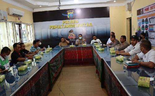 kelangkaan_dan_antrean_bbm_dikupas_polisi_diskop_ukm_dan_pengusaha_spbu