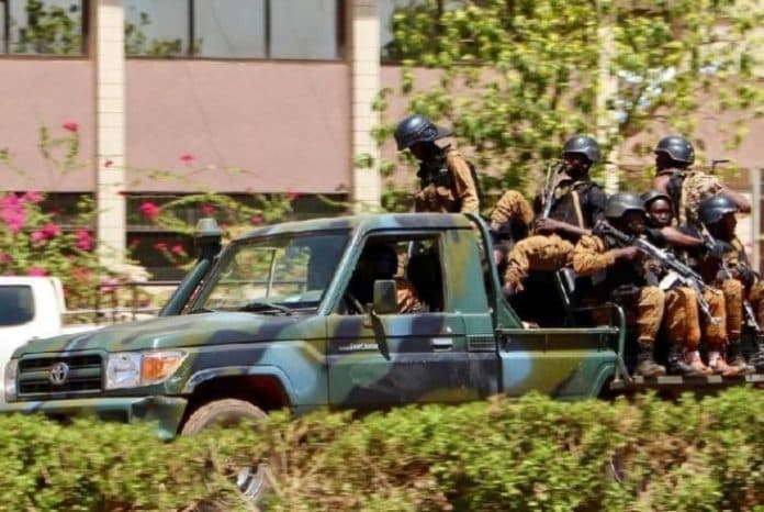 kelompok_militan_di_burkina_faso_serang_pasar_ternak_35_orang_tewas