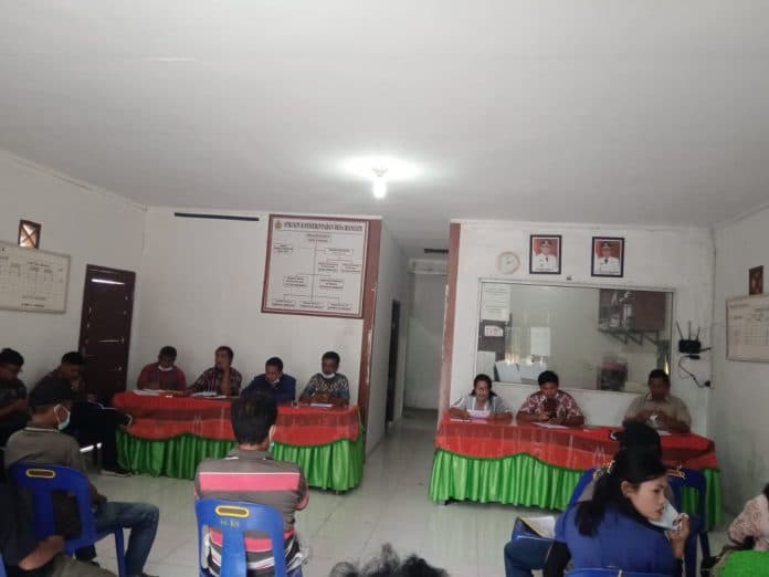 kelompok_tani_dan_warga_rianiate_sepakat_dana_ketapang_dicairkan_dalam_bentuk_bibit_jagung