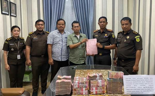 keluarga_terdakwa_korupsi_proyek_panagasean_sitamiang_kembalikan_kerugian_negara