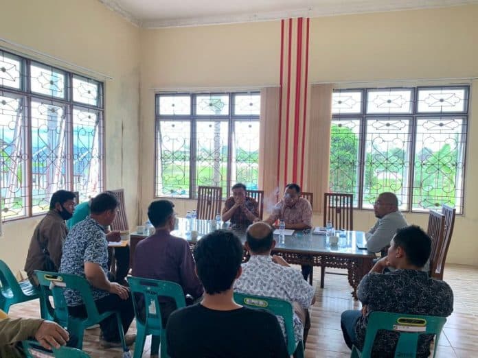 keluhkan_jalan_rusak_dinas_pu_simalungun_sanggupi_permintaan_masyarakat_marihat_dolok