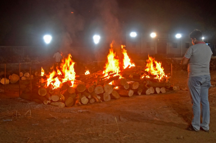 kematian_meroket_di_india_kremasi_mayat_operasi_24_jam