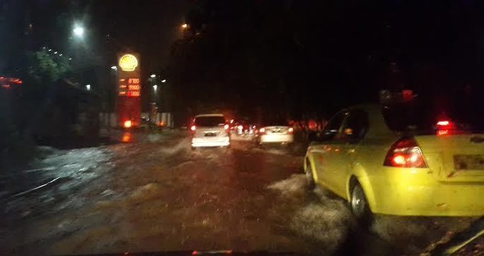 kembali_dilanda_banjir_ini_8_titik_genangan_air_di_kawasan_jakarta