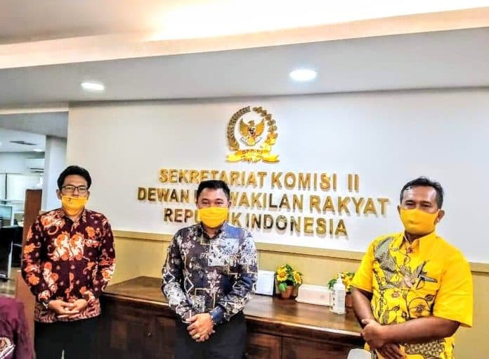 kembalikan_kejayaan_golkar_di_batu_bara_ismar_khomri_minta_arahan_petinggi_golkar