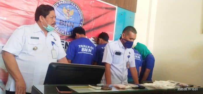 kembangkan_penangkapan_oknum_polisi_bnnk_siantar_amankan_2_warga_jalan_tangki