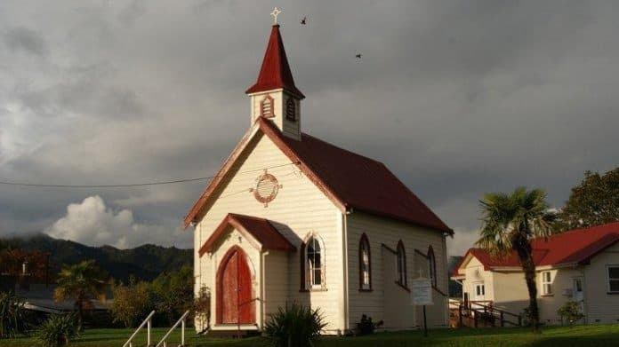 kemenag_ajak_umat_kristen_ibadah_paskah_dari_rumah