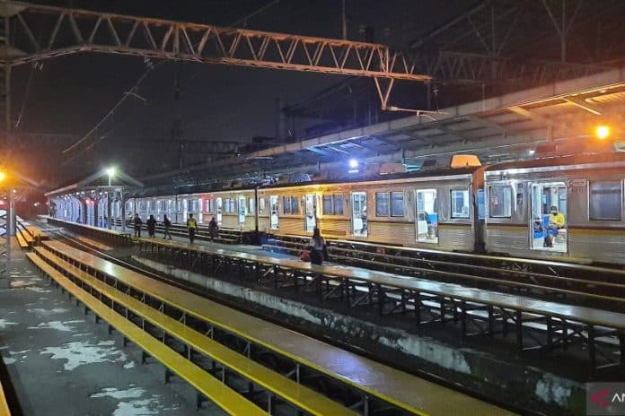 kemenhub_tolak_hentikan_operasional_krl_jabodetabek