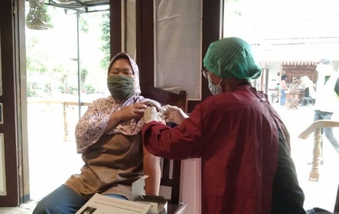 kemenkes_gulirkan_vaksinasi_booster_kedua_untuk_masyarakat_umum