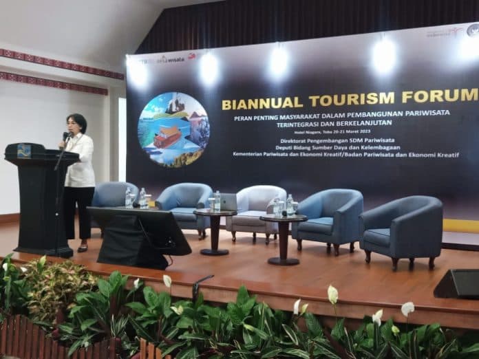 kemenparekraf_gelar_biannual_tourism_forum_di_kawasan_danau_toba