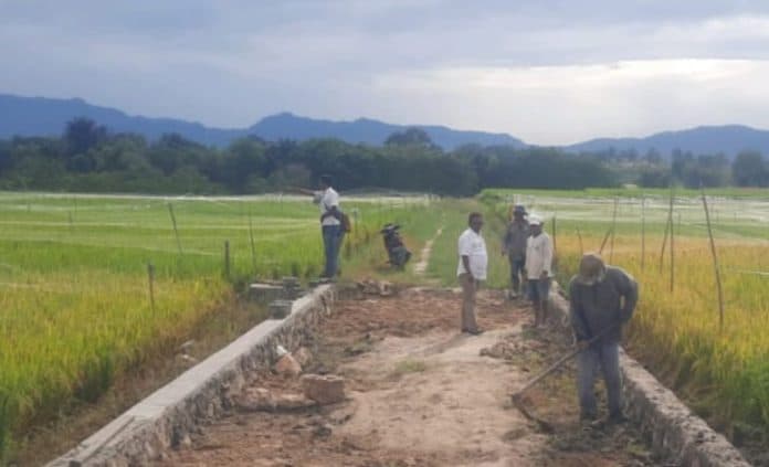 kementerian_pertanian_ri_kucurkan_anggaran_pembangunan_jalan_pertanian_di_toba