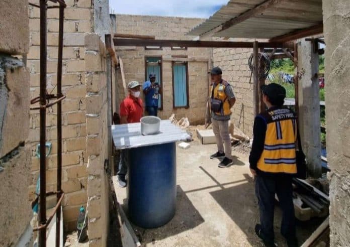 kementerian_pupr_bedah_ribuan_rumah_di_papua_barat