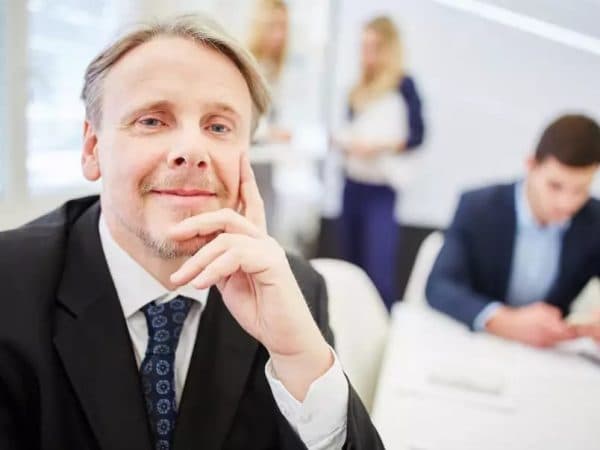 kenali_sikap_atasan_yang_secara_tidak_langsung_membuat_waktu_kerja_anda_bertambah